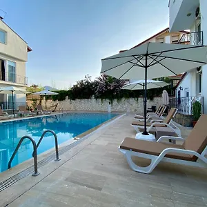  Otel Cam